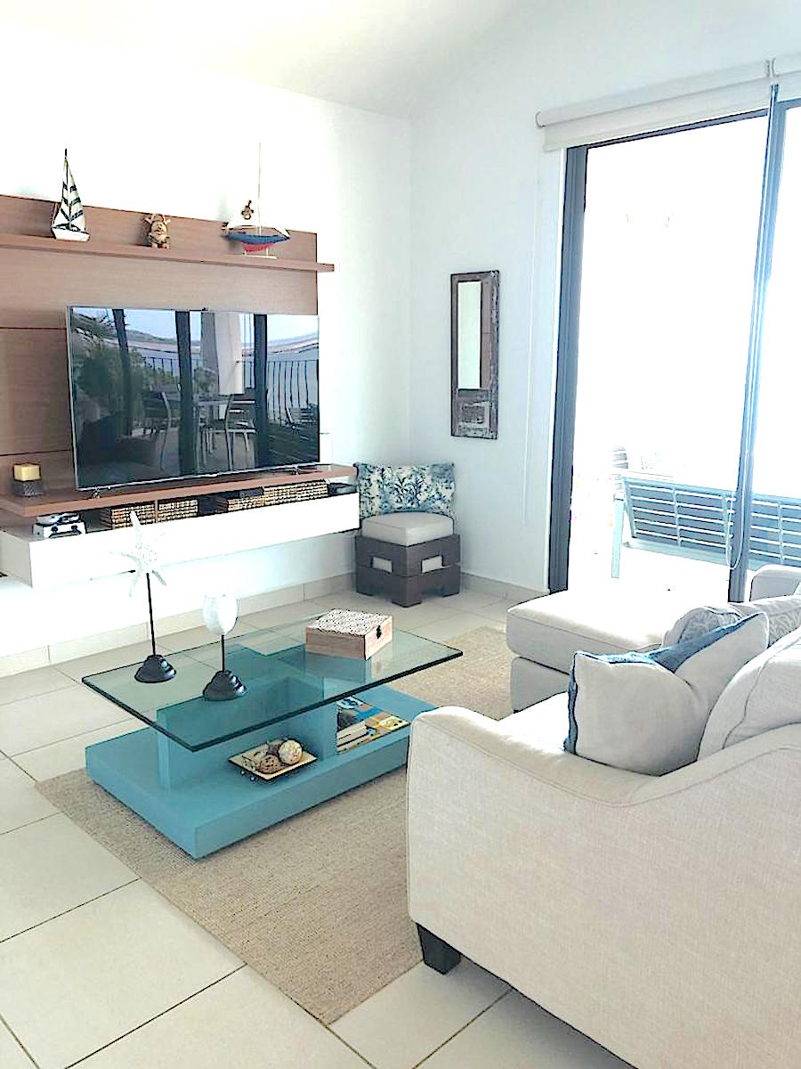 2 Rooms Rooms,2 BathroomsBathrooms,House,1363