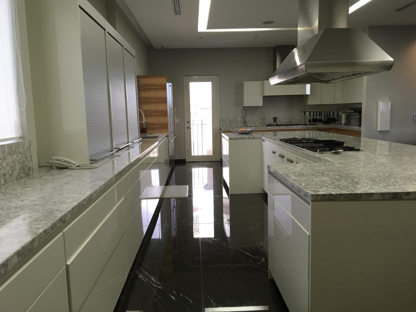 4 Bedrooms Bedrooms,Apartment,1367