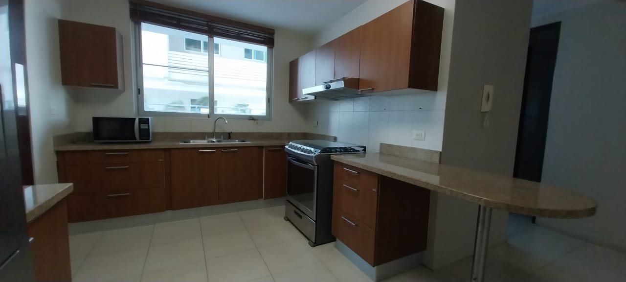 3 Bedrooms Bedrooms, ,4 BathroomsBathrooms,Apartment,SALE/VENTA,1730