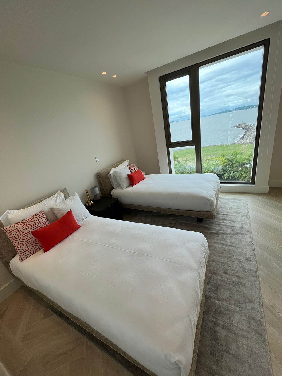 3 Bedrooms Bedrooms, ,4 BathroomsBathrooms,Apartment,RENT/ALQUILER,1751