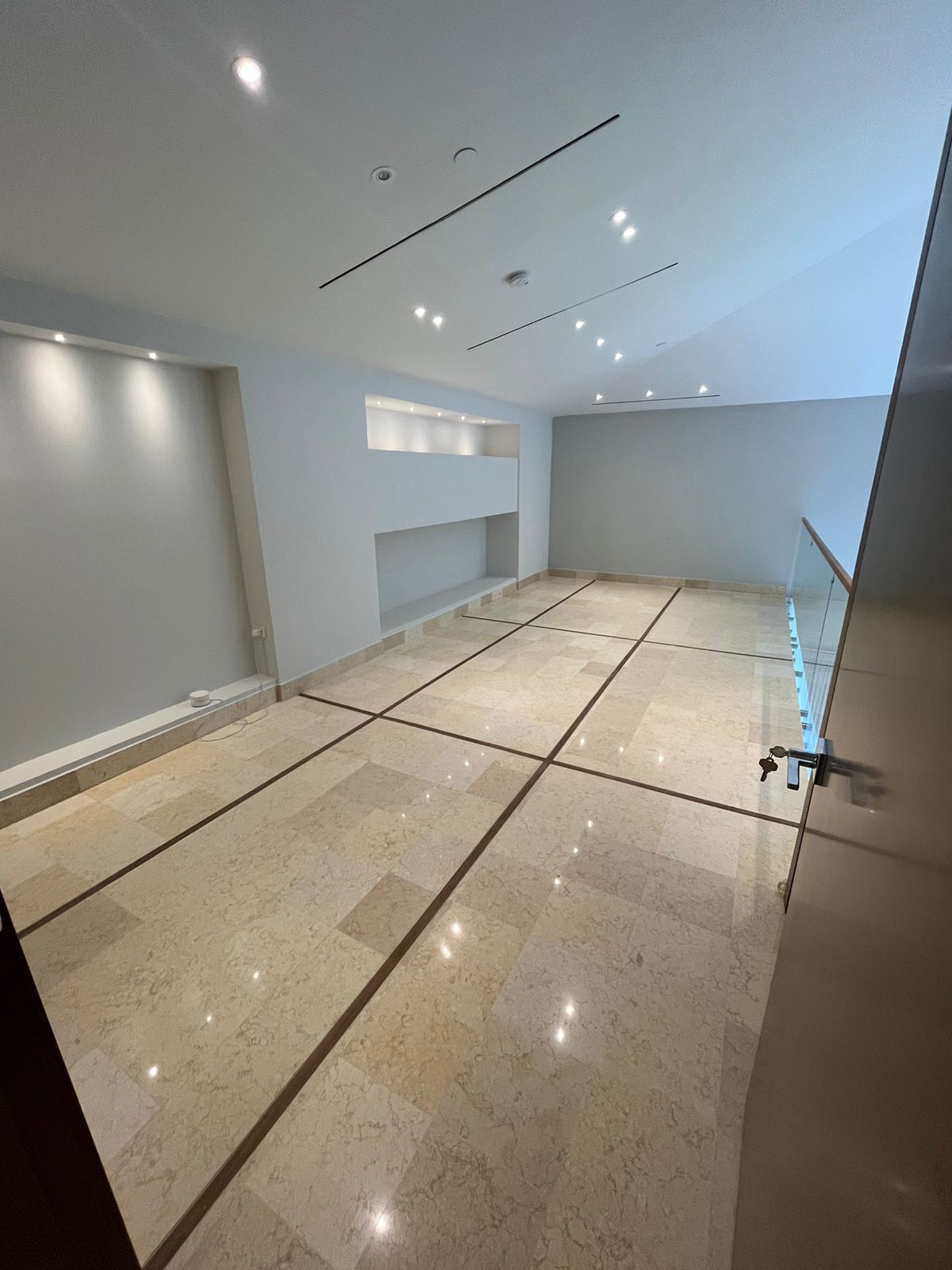 4 Bedrooms Bedrooms, ,4 BathroomsBathrooms,Apartment,SALE/RENTAL,1764